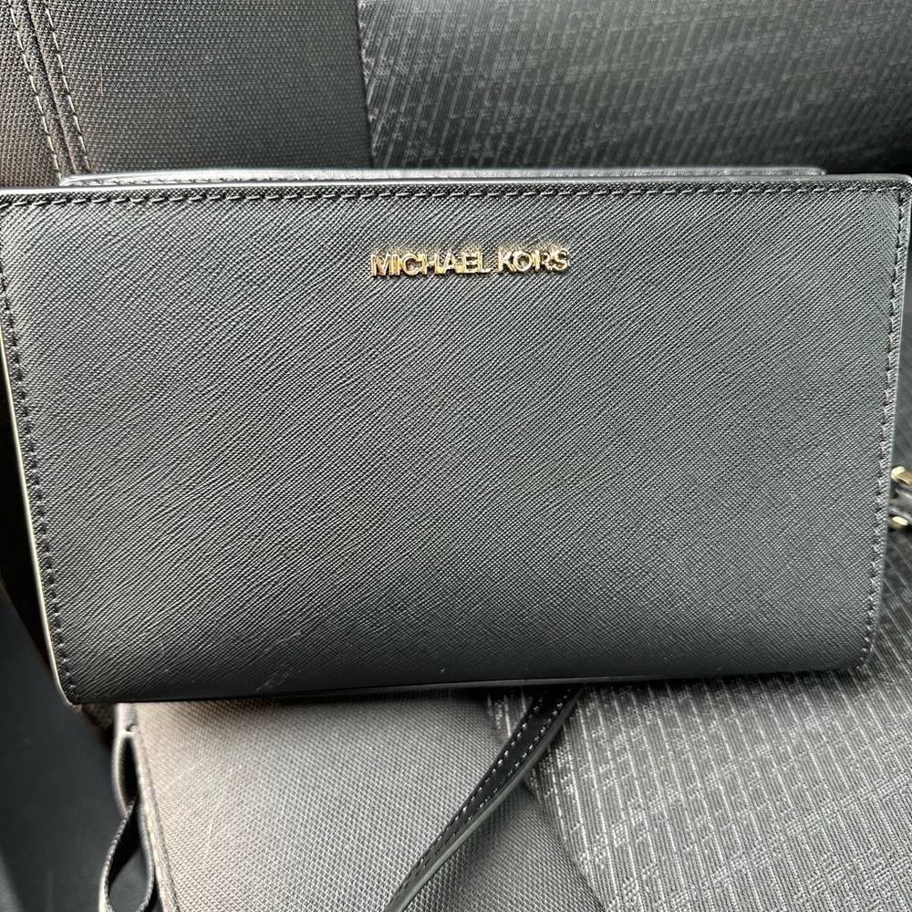 Brand New Michael Kors Cross Body Purse